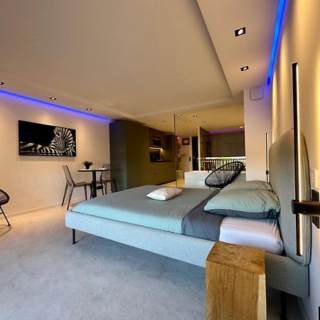Appartement neuf climatisé - vue mer Saint-Tropez - 50m plage et port - piscine Gassin Extérieur photo