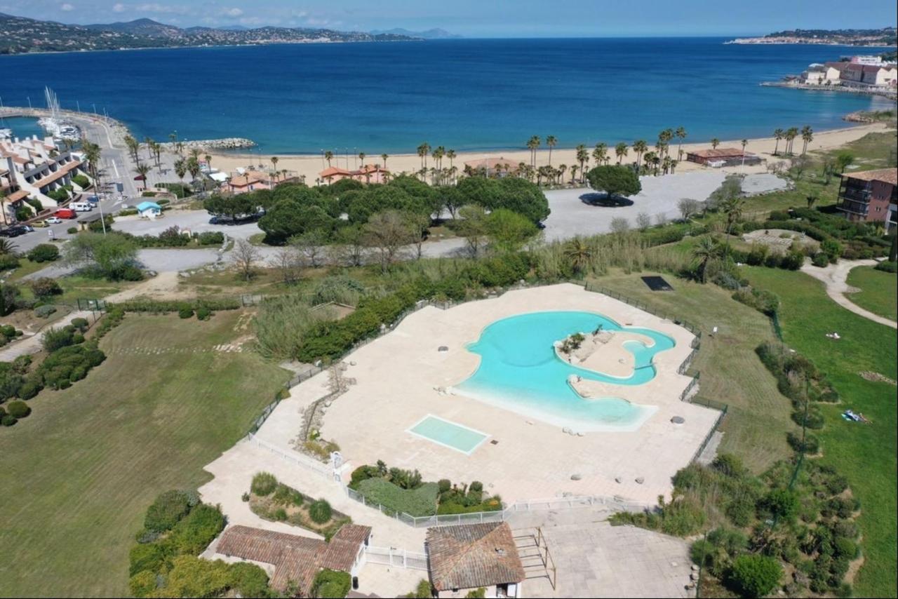 Appartement neuf climatisé - vue mer Saint-Tropez - 50m plage et port - piscine Gassin Extérieur photo