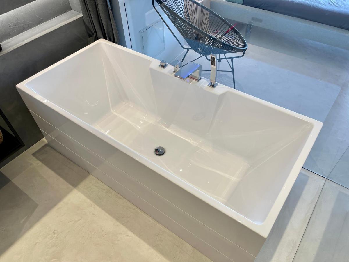 Appartement neuf climatisé - vue mer Saint-Tropez - 50m plage et port - piscine Gassin Extérieur photo
