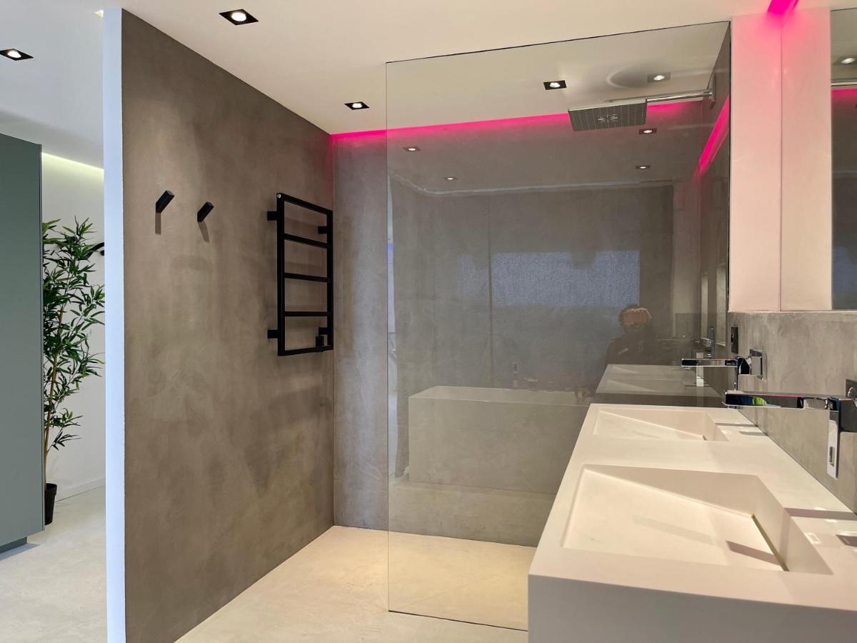Appartement neuf climatisé - vue mer Saint-Tropez - 50m plage et port - piscine Gassin Extérieur photo