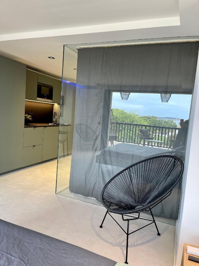 Appartement neuf climatisé - vue mer Saint-Tropez - 50m plage et port - piscine Gassin Extérieur photo