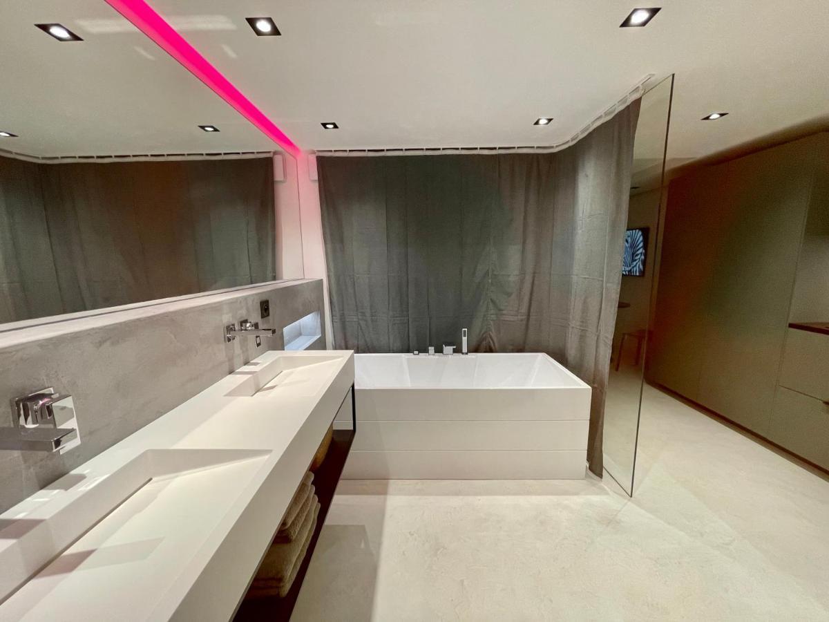 Appartement neuf climatisé - vue mer Saint-Tropez - 50m plage et port - piscine Gassin Extérieur photo
