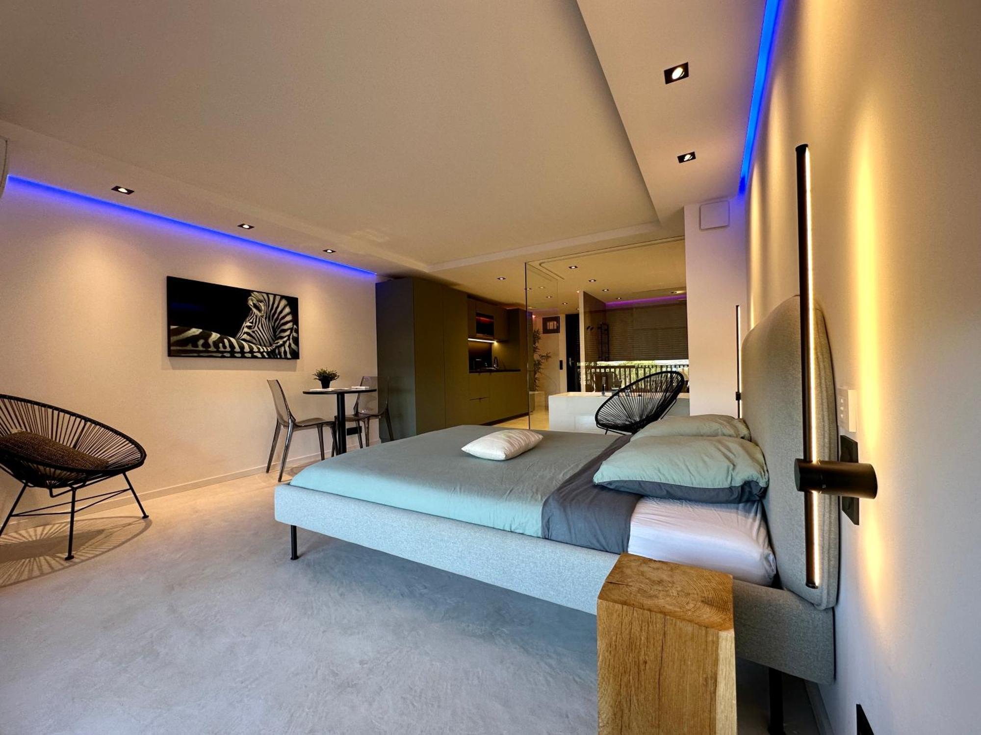 Appartement neuf climatisé - vue mer Saint-Tropez - 50m plage et port - piscine Gassin Extérieur photo